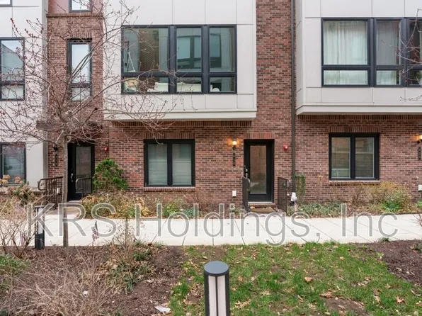 418 Nottoway Walk, Alexandria, VA 22304