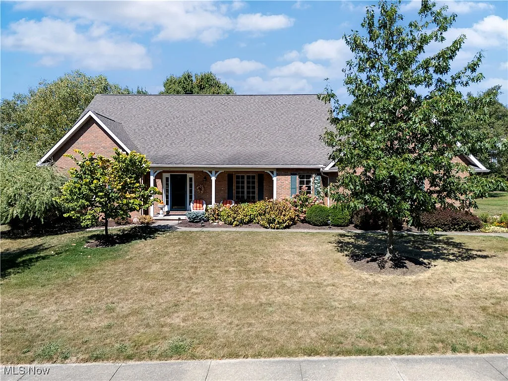629 Meadow Ln photo 1