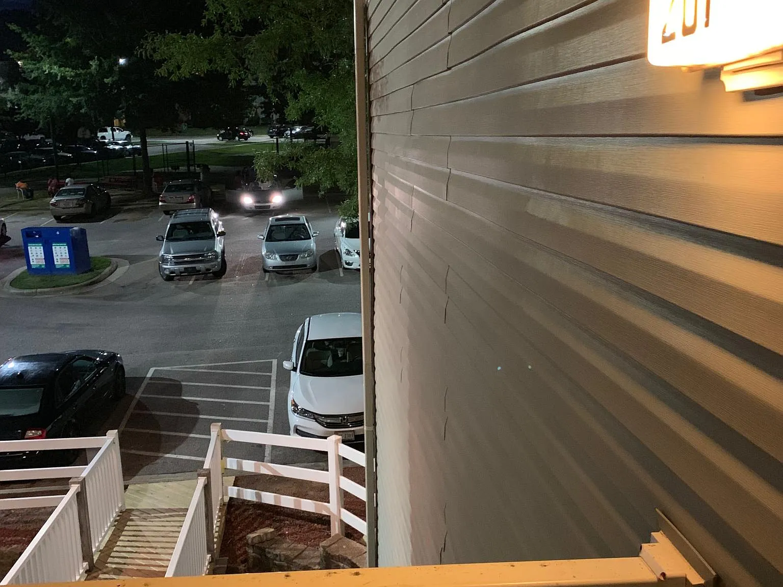 1410 Collegiate Cir — Photo 2
