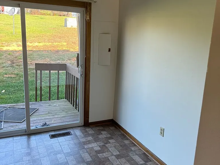 120 Oakcrest Cir — Photo 13