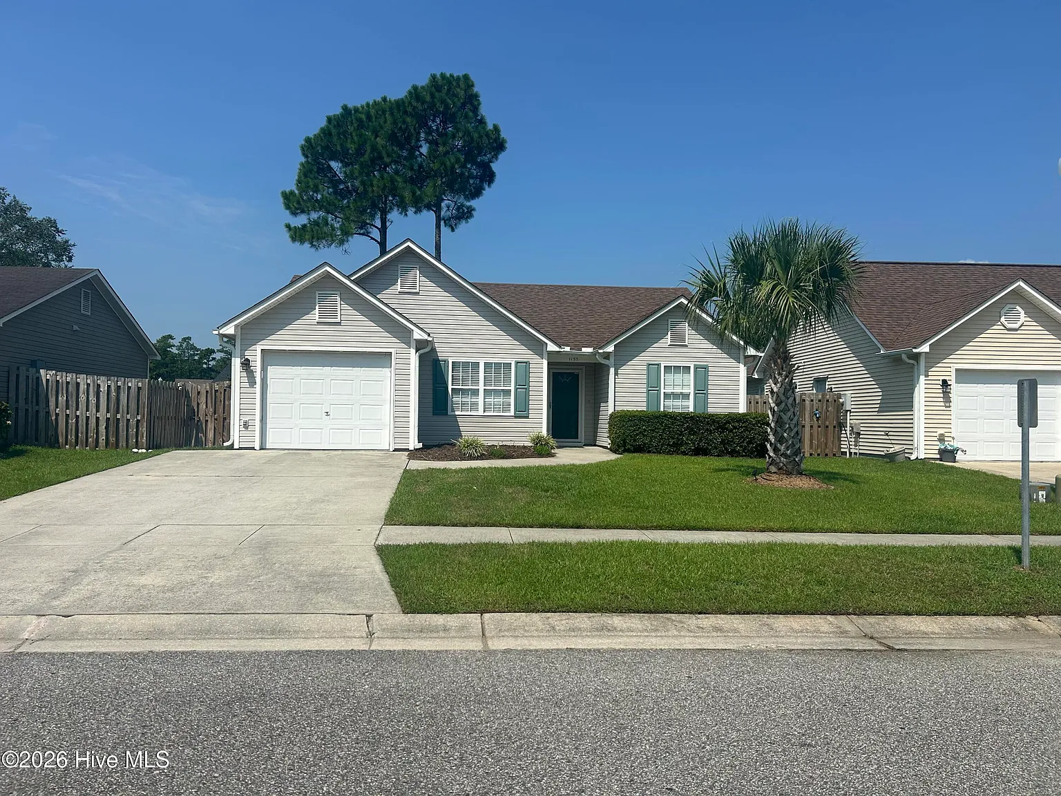 3 bed, 2.0 bath, 1174 sqft, $1,950 — Photo 1