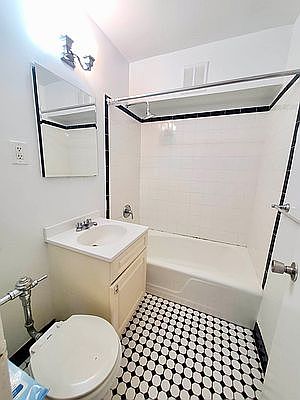 5th image of 465 E 7th St #74