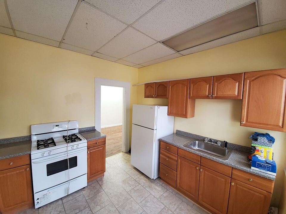 1st image of 1800 Selma Pl