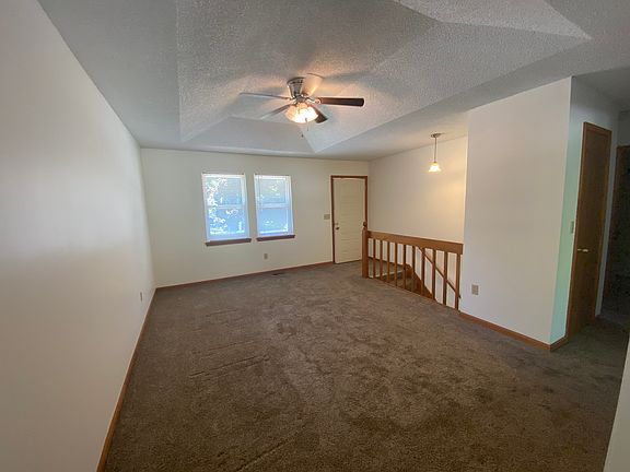 3rd image of 414 NE Ash Ct