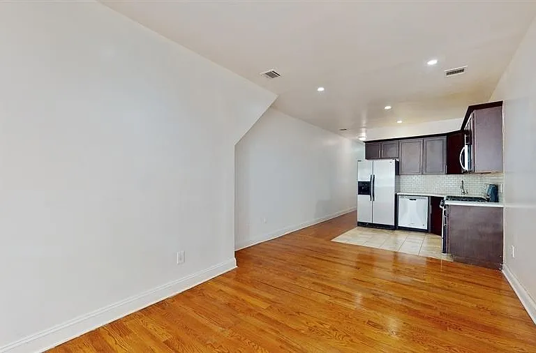 131 Brunswick St #A — Photo 5