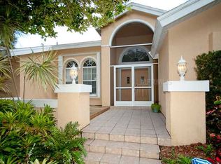 1621 Oak Cir S, Sarasota, FL 34232