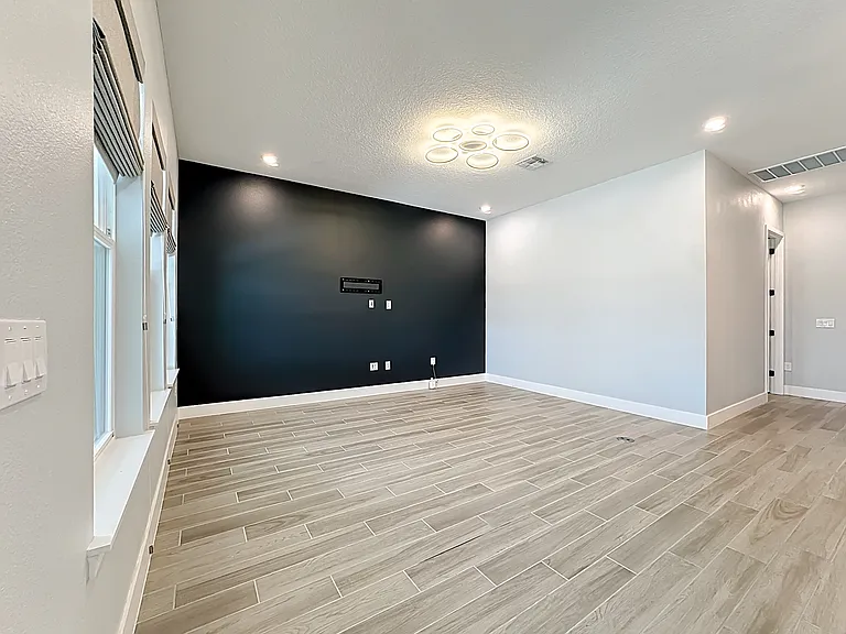 7463 Alpine Butterfly Ln — Photo 18