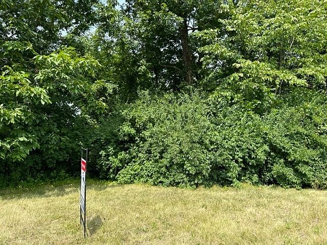 2nd image of 835 Park Rd