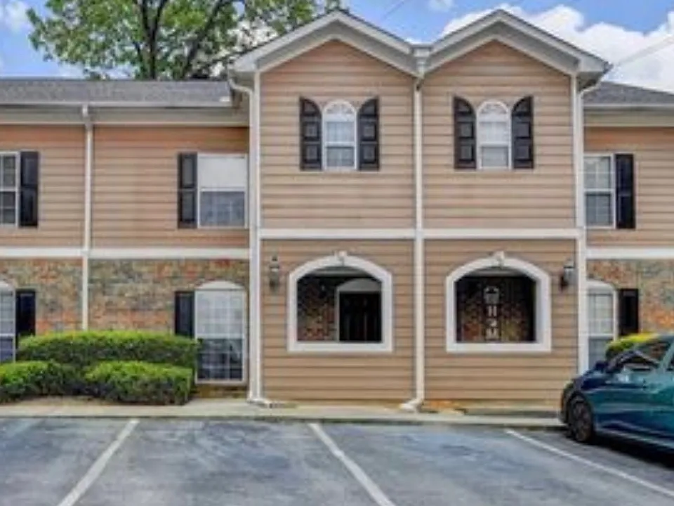 702 Summer Pl