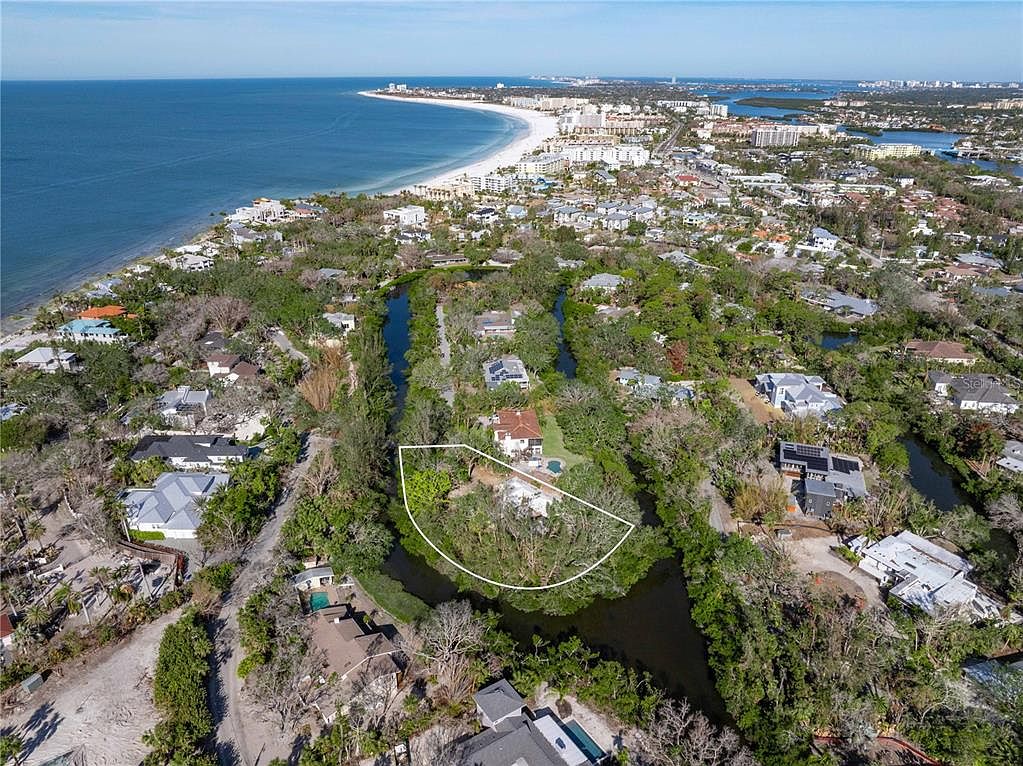 K❤︎ 7263 Kodiak Ln, Sarasota, FL 34240 | MLS #TB8358457 | Zillow