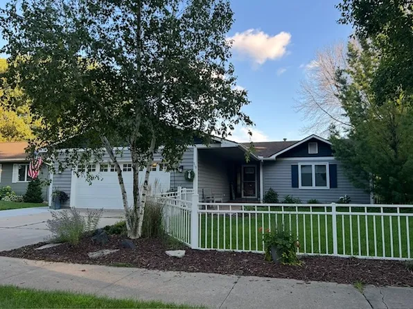 510 Chalet Dr NW, Rochester, MN 55901