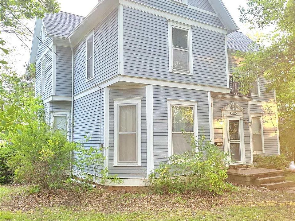 1st image of 803 W Pecan St