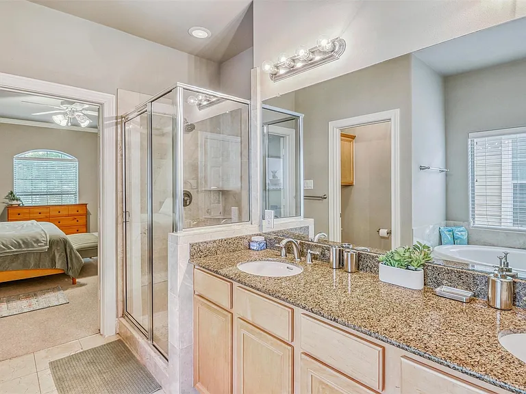 9113 Creekstone Lake Dr — Photo 19