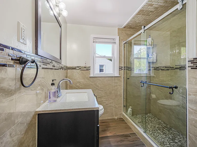405 Burnet Pl — Photo 8