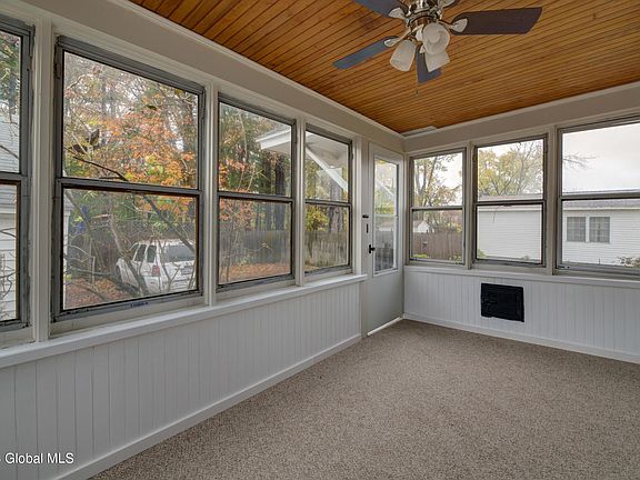 3rd image of 15 Dunning Avenue