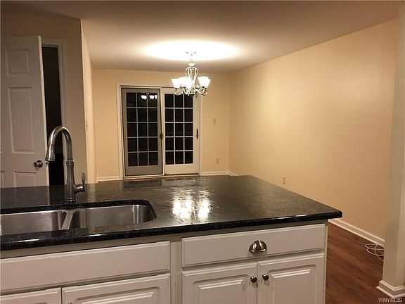3rd image of 24 Hastings Dr