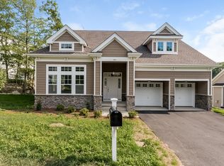 385 Nutmeg Ln, Stratford, CT 06614