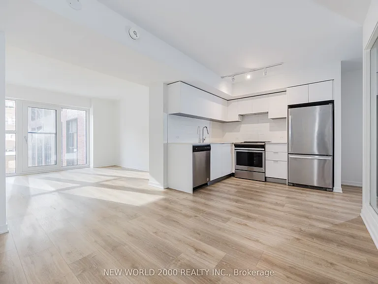 101 Roehampton Ave #2002 — Photo 1