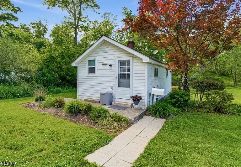 14 Brookhill Rd — Photo 1