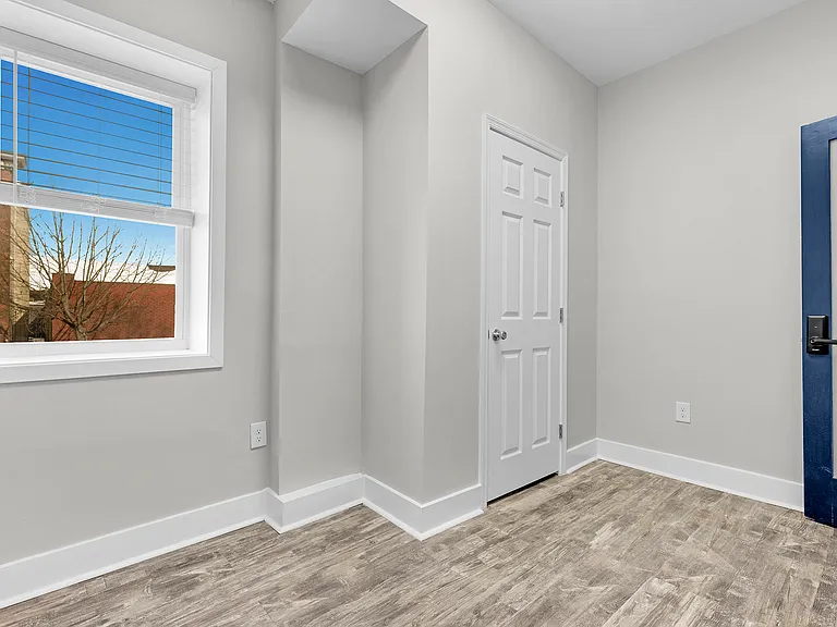 100 S Bouldin St #1 — Photo 16