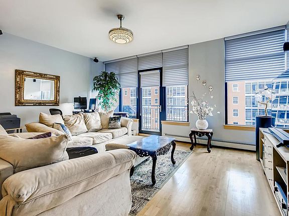 5th image of 215 10th Ave S Unit 607