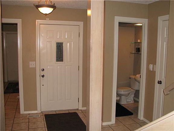 3rd image of 12220 Greenlea Chase W