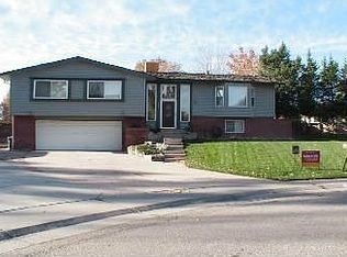7493 S Saulsbury Ct, Littleton, CO 80128