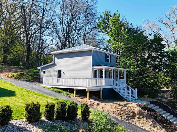 427 Montgomery Ave, Staunton, VA 24401