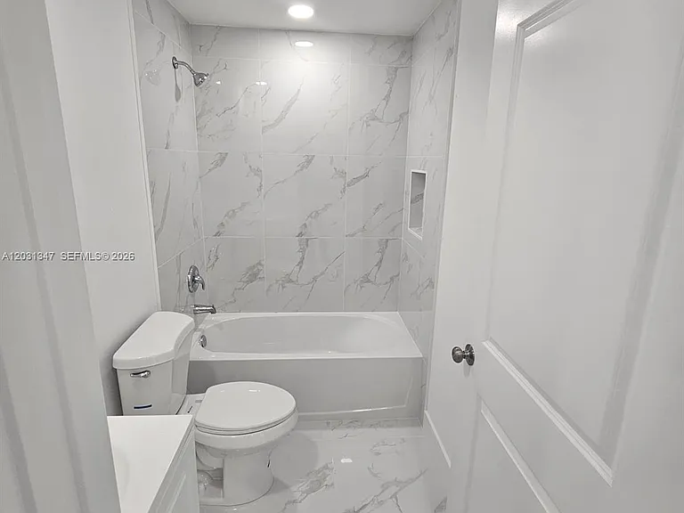 3819 3rd St W — Photo 9
