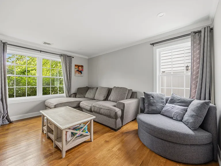 3 Sunrise St — Photo 8