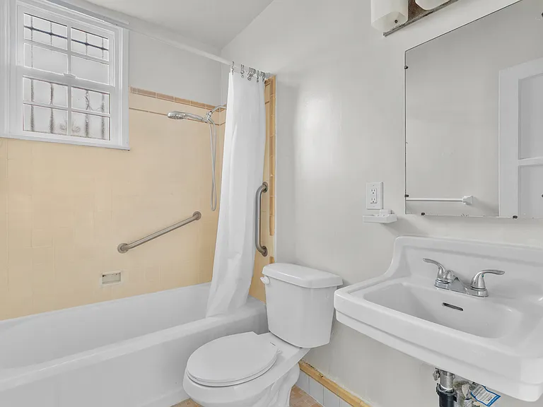 3720 W Adams Blvd #1 — Photo 5