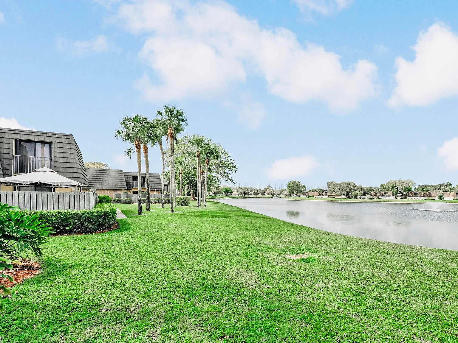 2 bed, 2.5 bath, 1236 sqft, $2,700 — Photo 4