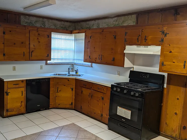 3310 Delaware St — Photo 3