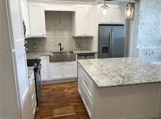 225 W Oak St, Mount Airy, NC 27030