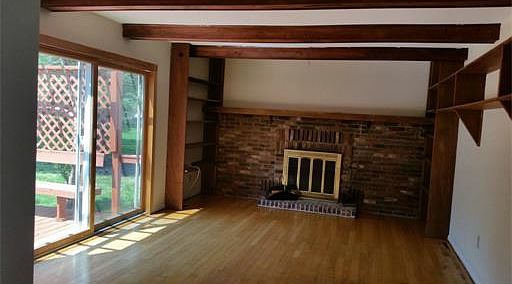 5th image of 46 Cartwright Dr E
