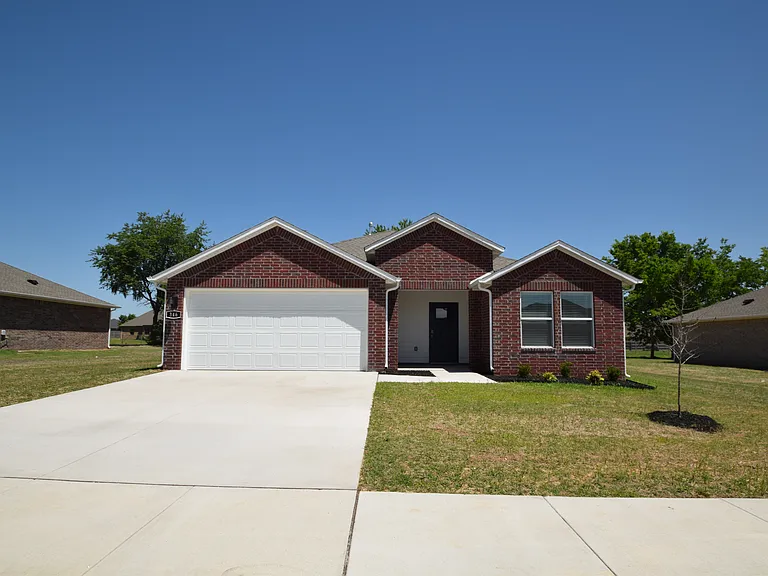 346 Texas Ave — Photo 1