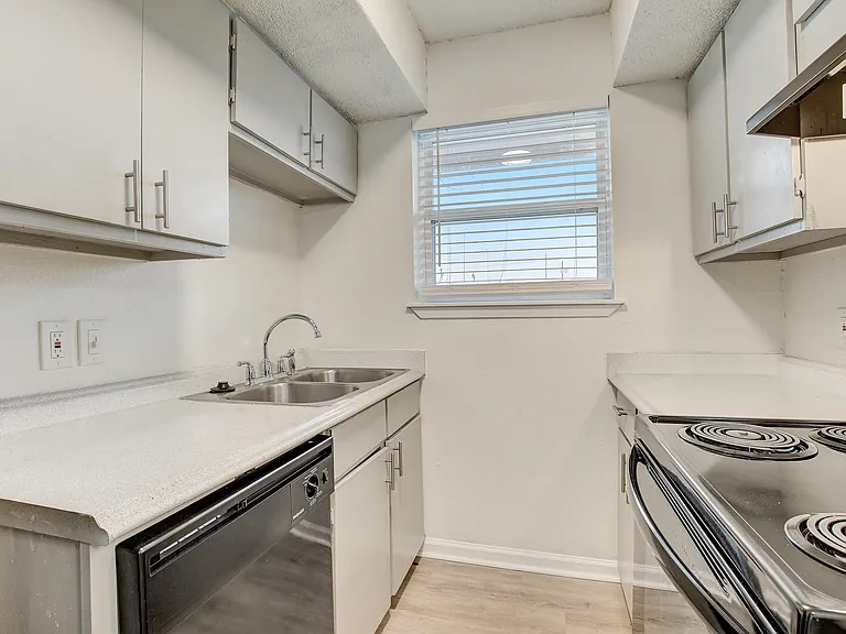 Highpoint North — Photo 33