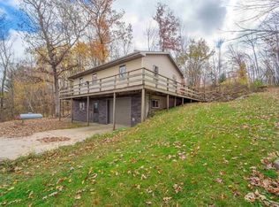 E5887 Sturm Lake Rd, Manawa, WI 54949