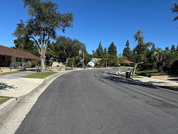 4th image of 10171 Donna Ave