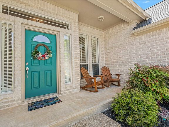 4th image of 312 Onyx Dr