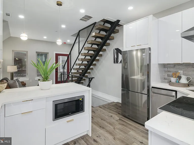 1006 S Fairhill St — Photo 9
