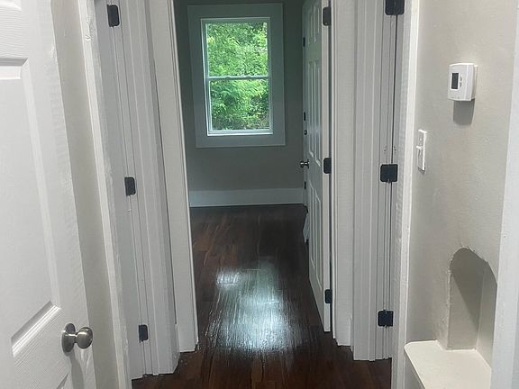 3rd image of 804 Columbia St