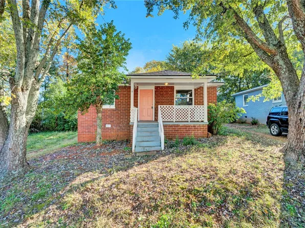 5 Yellowstone Dr, Greenville, SC 29617