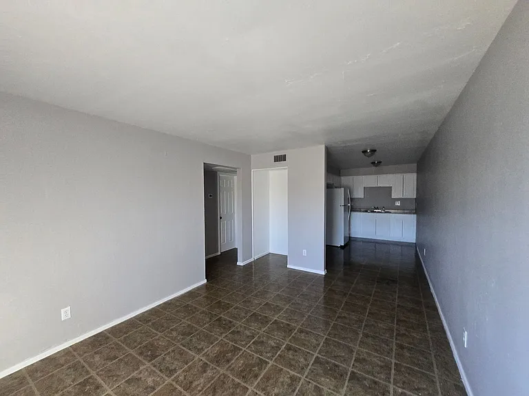 2302 & 2304 E Broadway Rd — Photo 45