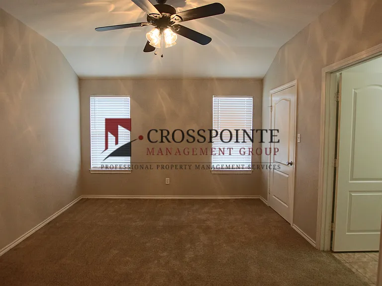 17114 Sentinel Ln — Photo 11