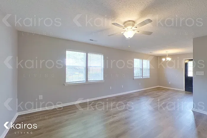 3 bed, 2.0 bath, 1307 sqft, $1,495 — Photo 2