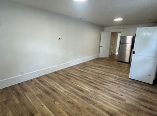 712 Brook Park Dr, Louisville, KY 40214