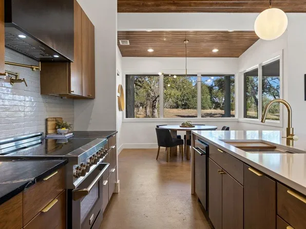 47 War Bonnet, Wimberley, TX 78676