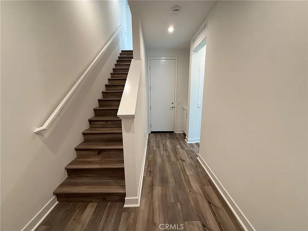 4 bed, 3.5 bath, 1853 sqft, $4,600 — Photo 3