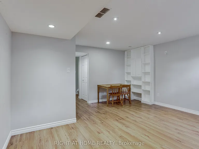 2206 Coronation Dr — Photo 30